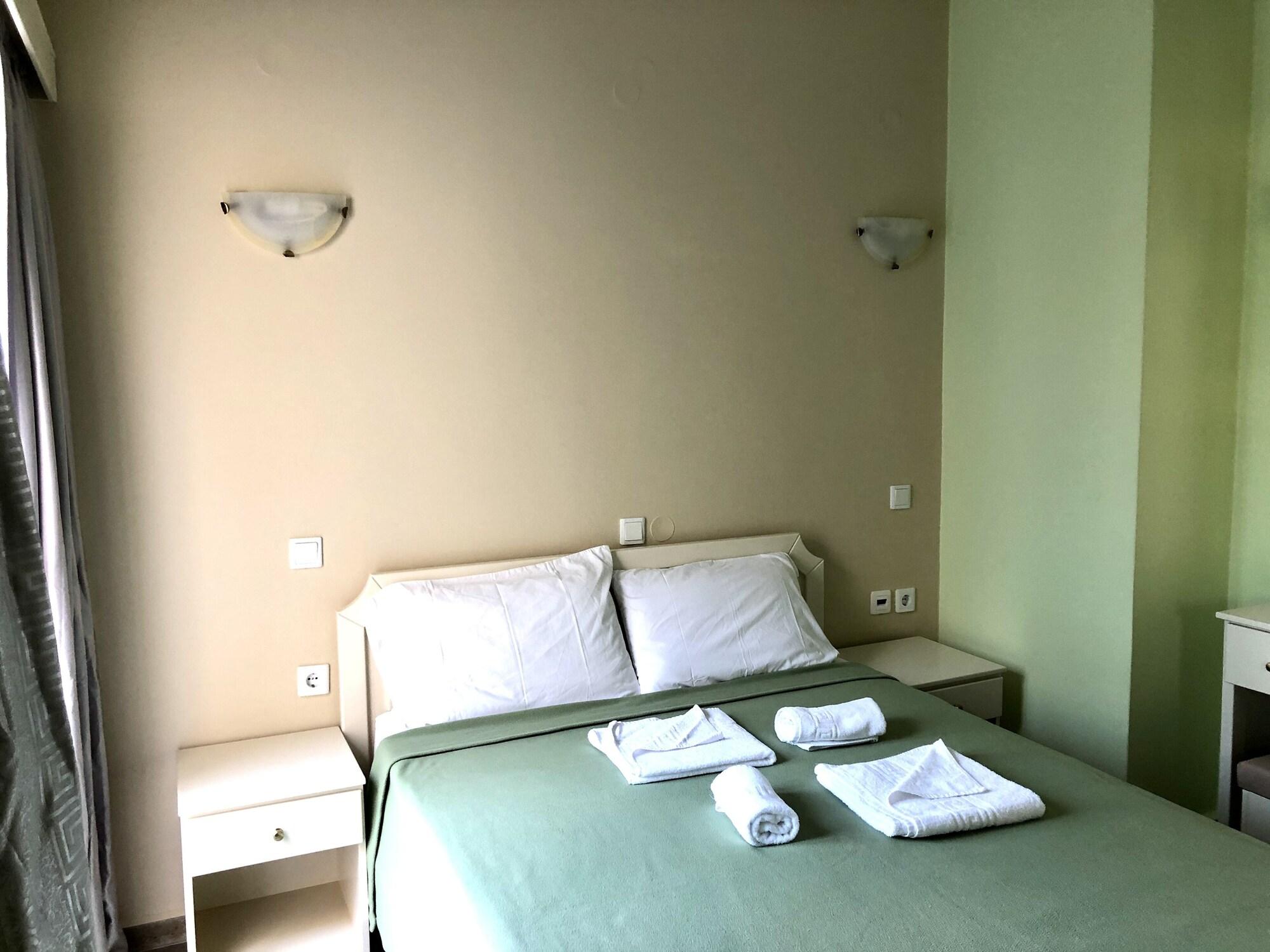 Epis Hotel Agia Marina  Exterior photo