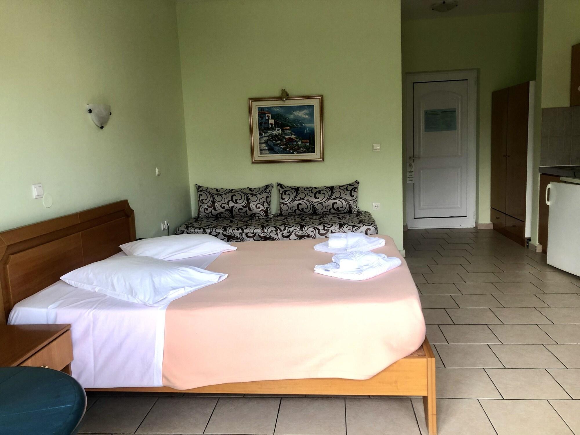 Epis Hotel Agia Marina  Exterior photo