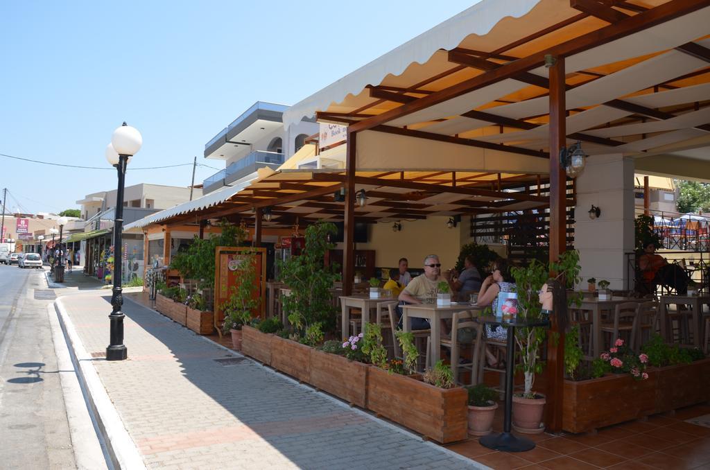 Epis Hotel Agia Marina  Exterior photo