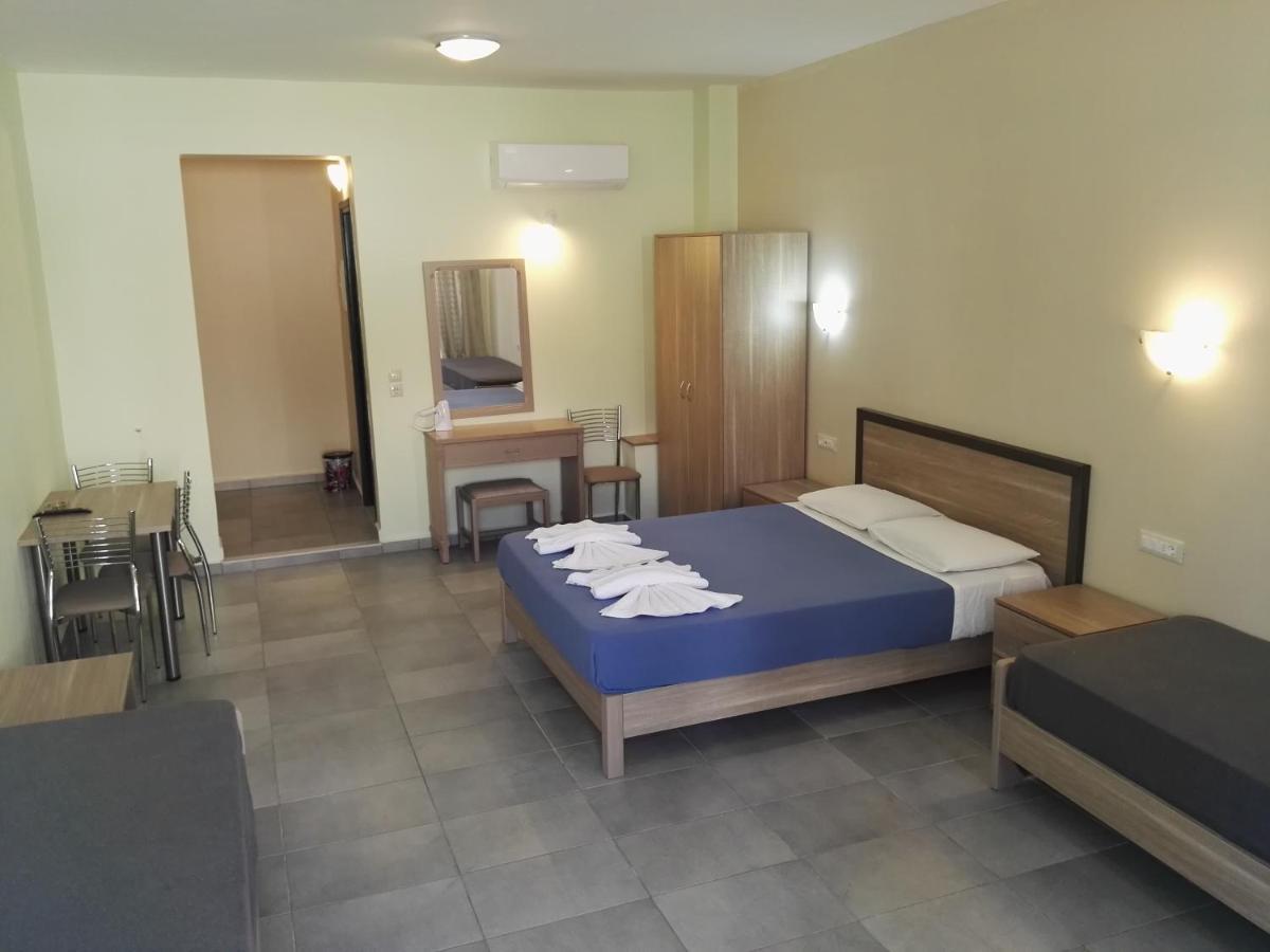 Epis Hotel Agia Marina  Exterior photo