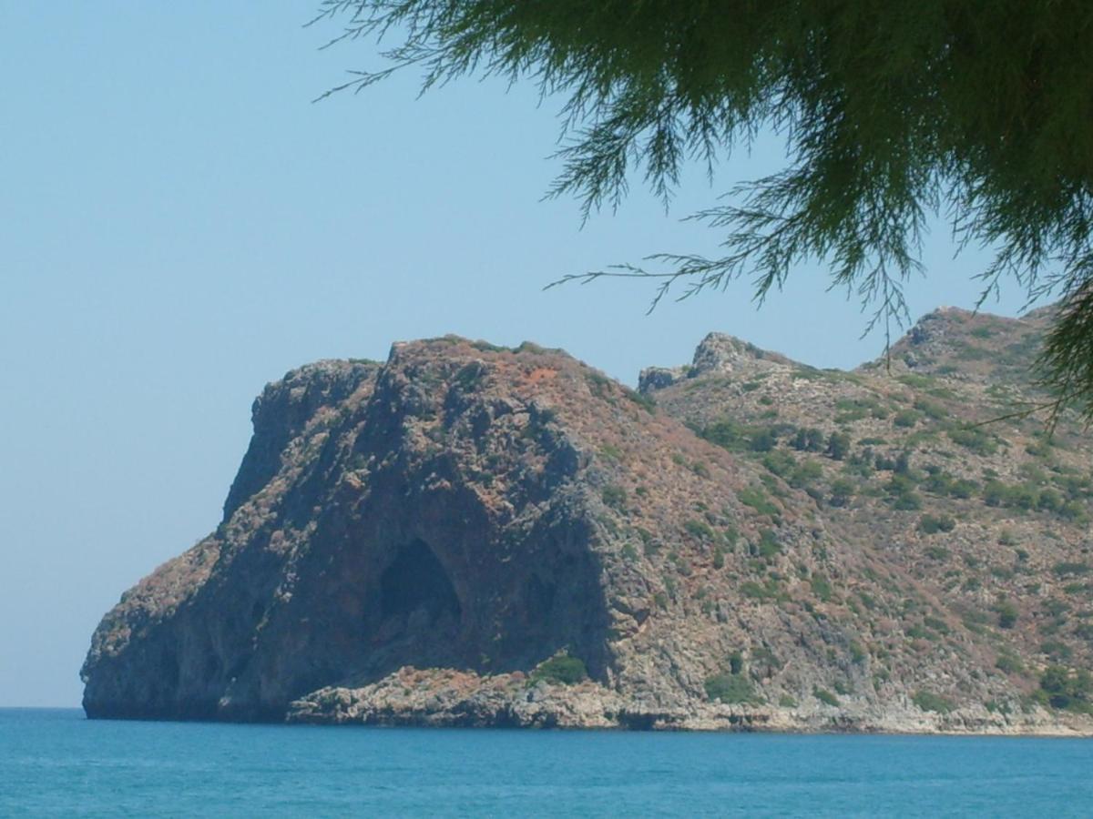 Epis Hotel Agia Marina  Exterior photo