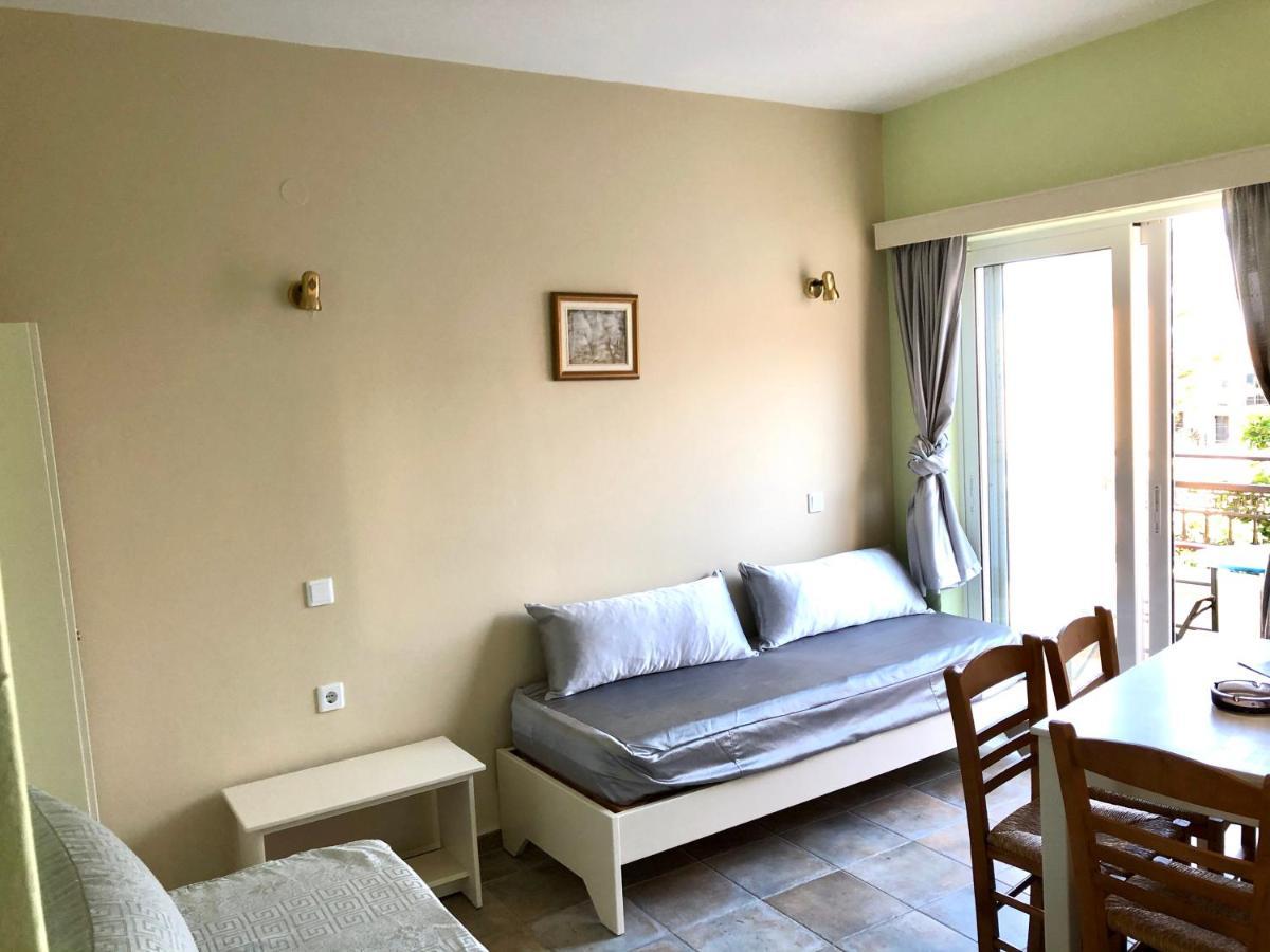 Epis Hotel Agia Marina  Exterior photo